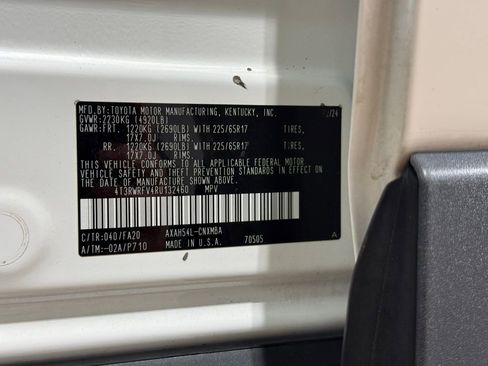 Certified 2024 Toyota RAV4 XLE AWD/4WD image 28