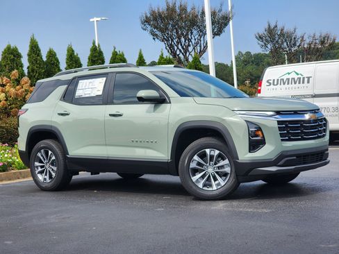 New 2026 Chevrolet Equinox LT w/ Convenience Package II image 2