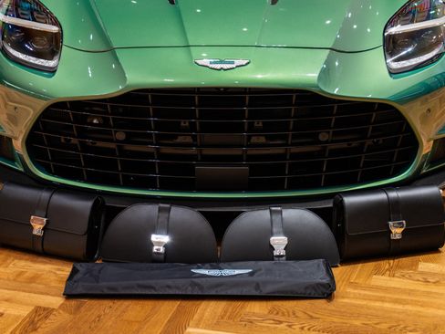 Used 2025 Aston Martin Vanquish Coupe image 45