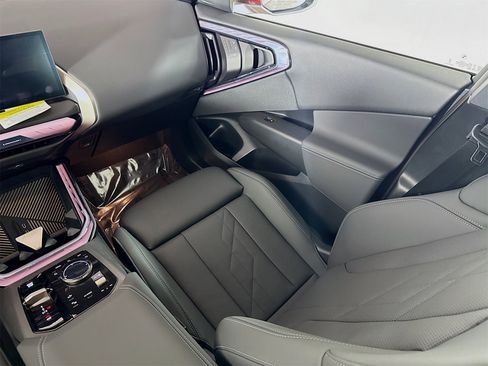 Used 2025 BMW X3 xDrive30i w/ Convenience Package image 23