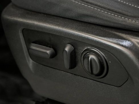 Used 2022 GMC Sierra 2500 SLE w/ SLE Value Package; image 14