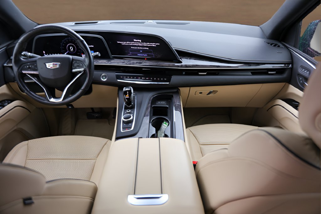 Used 2021 Cadillac Escalade Premium Luxury RWD image 27