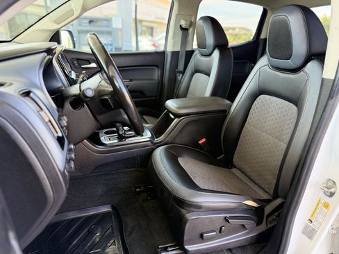 Used 2016 Chevrolet Colorado Z71 AWD/4WD image 10