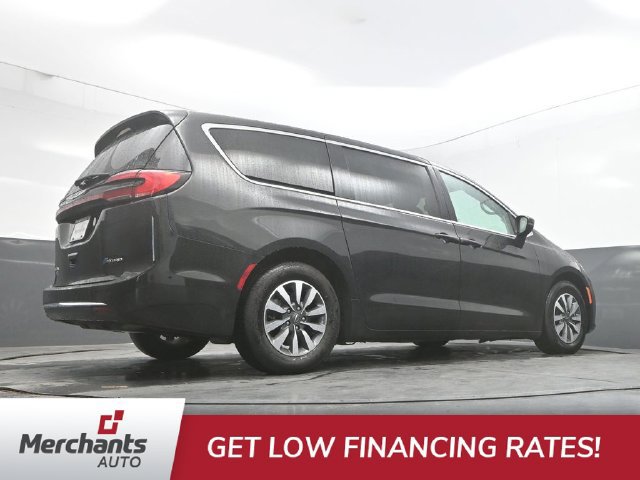 Used 2023 Chrysler Pacifica Touring-L FWD image 39