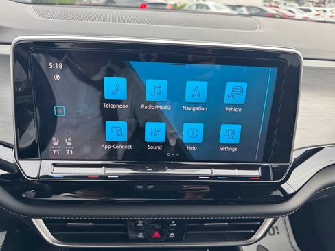 Used 2024 Volkswagen Atlas Cross Sport SE AWD/4WD image 43