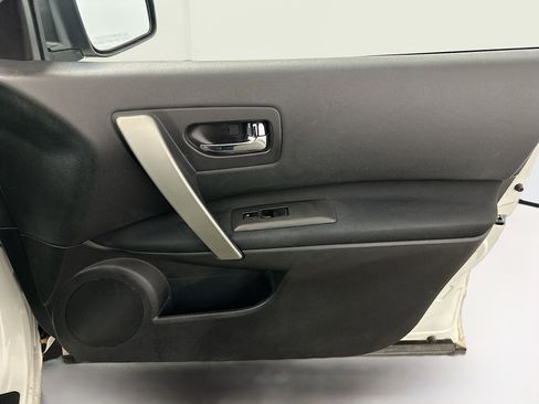 Used 2011 Nissan Rogue S image 31