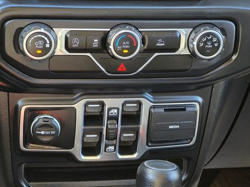 Used 2020 Jeep Gladiator Sport w/ Quick Order Package 24S image 18