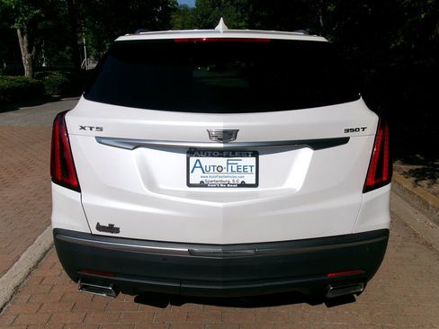 Used 2022 Cadillac XT5 Luxury w/ LPO, Radiant Package FWD image 6