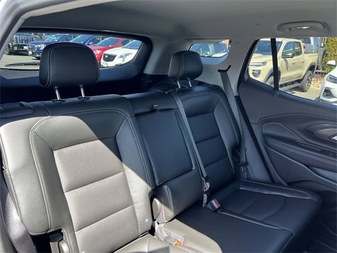 Certified 2022 GMC Terrain SLT image 26