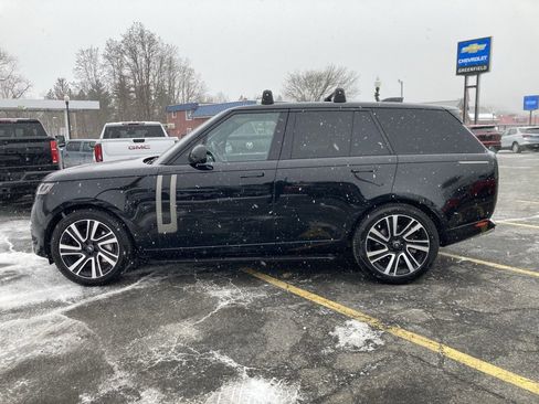 Used 2023 Land Rover Range Rover SE image 4