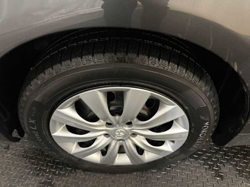 Used 2013 Toyota Corolla LE image 8