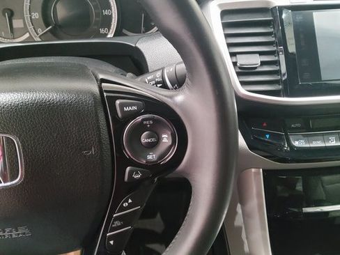 Certified 2017 Honda Accord EX-L image 27