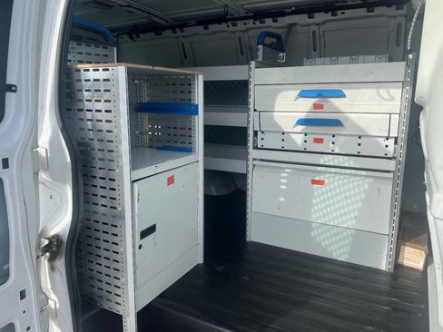 Used 2014 Chevrolet Express 2500 image 16