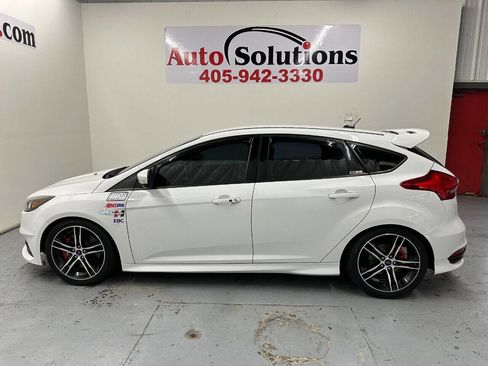 Used 2016 Ford Focus ST image 4