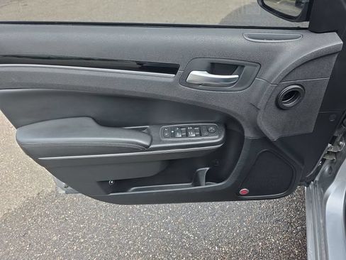 Used 2017 Chrysler 300 S AWD/4WD image 13