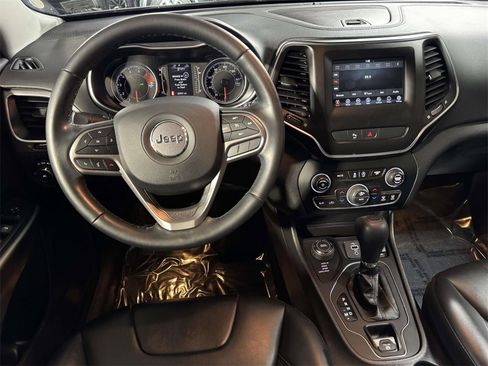 Used 2020 Jeep Cherokee Latitude Plus w/ Cold Weather Group image 2