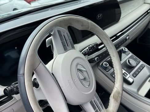 Used 2024 Hyundai Palisade Calligraphy image 3