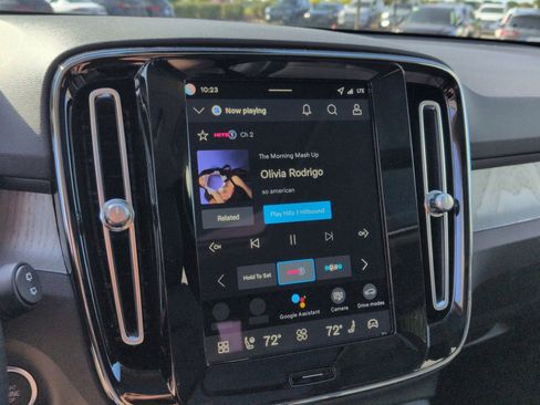 New 2026 Volvo XC40 B5 Plus w/ Protection Package Premier image 18