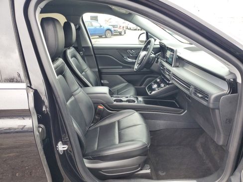 Certified 2022 Lincoln Corsair Standard w/ Equipment Group 101A image 9