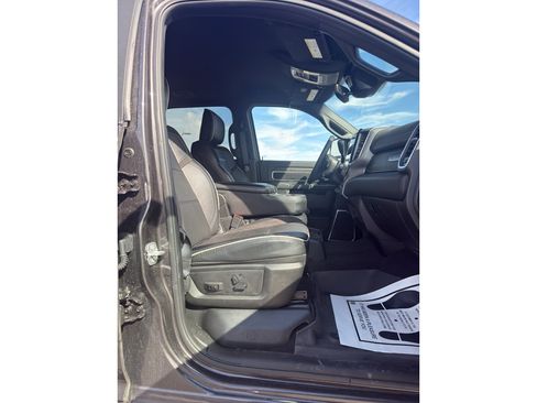 Used 2025 RAM 2500 Laramie AWD/4WD image 19