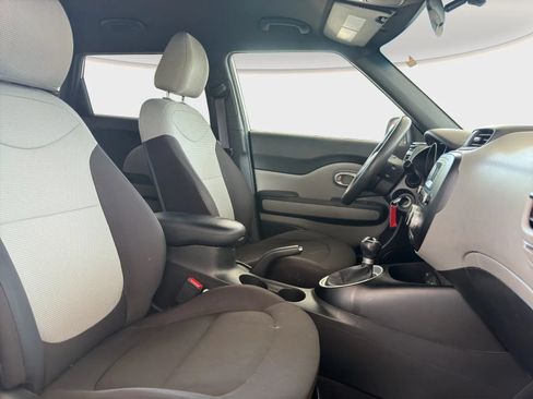 Used 2016 Kia Soul FWD image 18