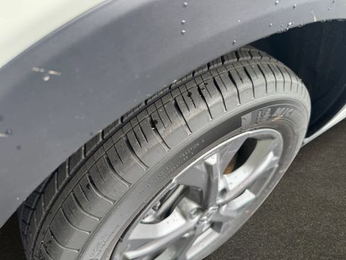 New 2026 Honda HR-V LX image 8