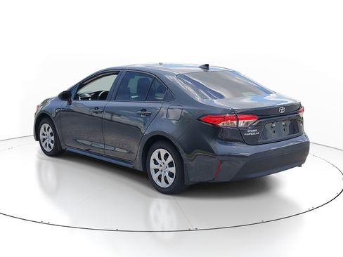 Used 2025 Toyota Corolla LE FWD image 5