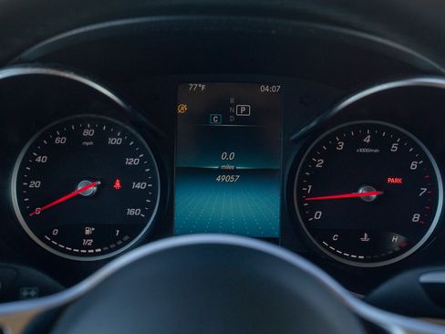 Used 2022 Mercedes-Benz GLC 300 4MATIC image 21