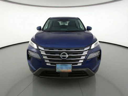 Used 2025 Nissan Rogue SV FWD image 2