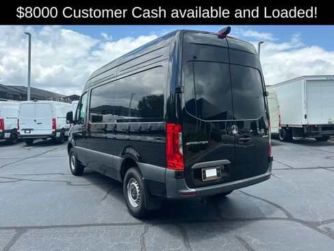 Used 2025 Mercedes-Benz Sprinter 2500 image 5