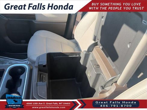 Used 2022 GMC Sierra 1500 SLT w/ Technology Package AWD/4WD image 16