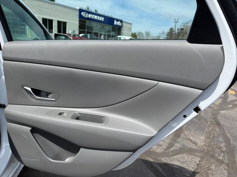New 2025 Hyundai Elantra SE w/ Cargo Package FWD image 26