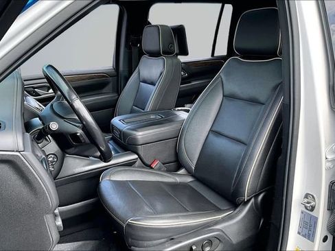 Used 2022 Chevrolet Suburban Premier image 21