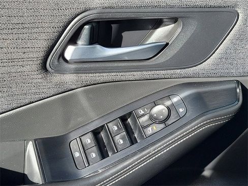 Used 2021 Nissan Rogue SV image 20