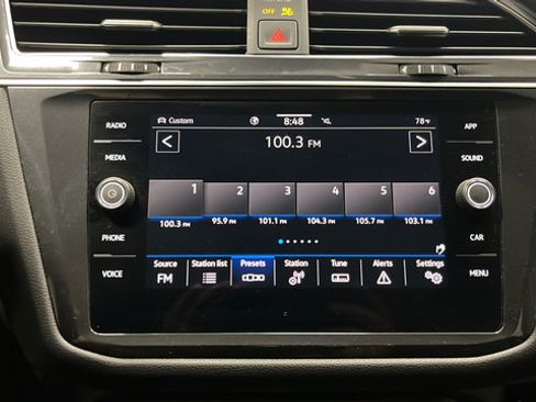 Used 2022 Volkswagen Tiguan SE AWD/4WD image 15