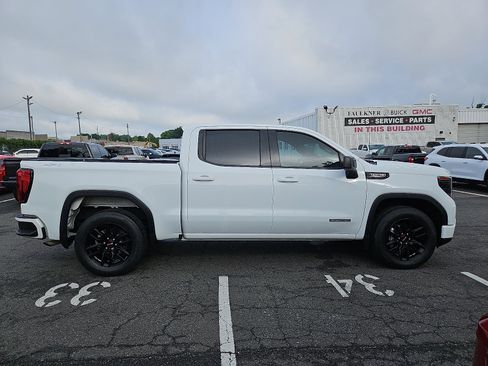 Certified 2023 GMC Sierra 1500 Elevation w/ LPO, Elevation Black Package AWD/4WD image 7