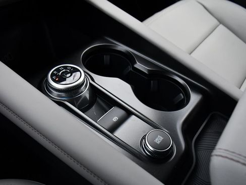 Used 2026 Ford Explorer Active w/ Active Comfort Package image 34