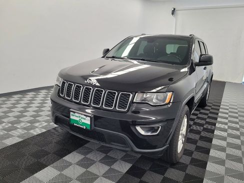 Used 2017 Jeep Grand Cherokee Laredo w/ Quick Order Package 2BE image 15