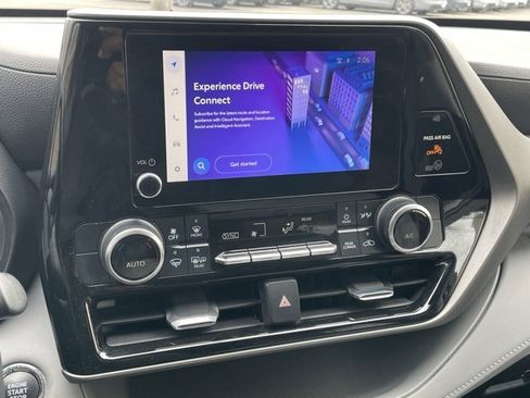 Used 2023 Toyota Highlander LE image 21