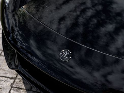 New 2025 Lotus Emira image 8