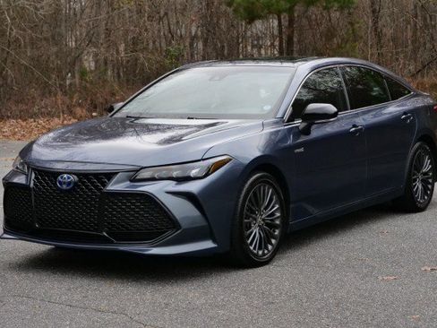 Used 2021 Toyota Avalon XSE image 6