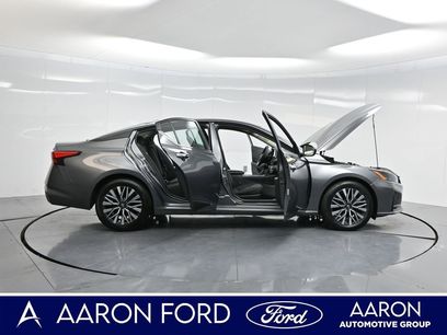 Used 2024 Nissan Altima 2.5 SV