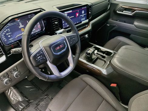 Used 2025 GMC Sierra 1500 Elevation w/ Preferred Package AWD/4WD image 7
