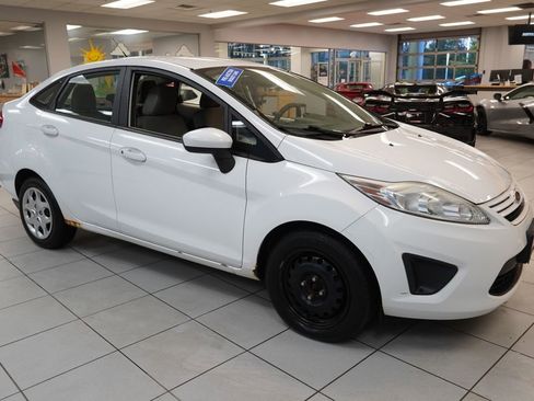 Used 2012 Ford Fiesta S FWD image 13