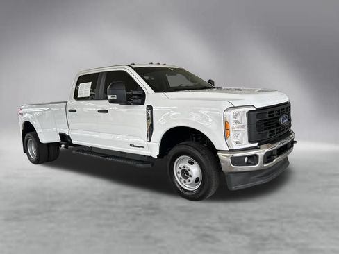 Used 2025 Ford F350 XL w/ XL Driver Assist Package AWD/4WD image 2