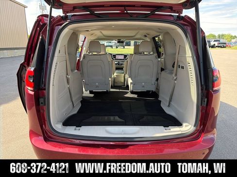 Used 2021 Chrysler Pacifica Limited w/ Premium & Safety Sphere Group AWD/4WD image 23