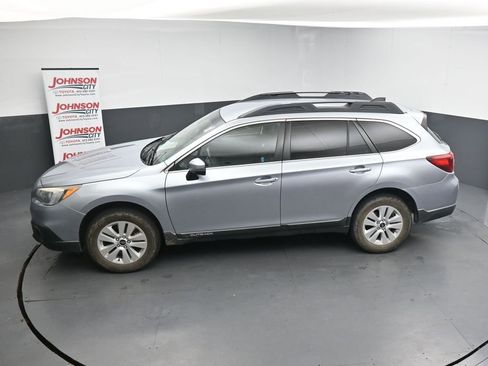 Used 2017 Subaru Outback 2.5i Premium AWD/4WD image 13