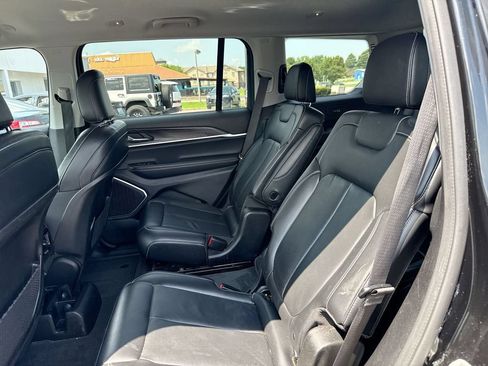 Used 2021 Jeep Grand Cherokee L Limited AWD/4WD image 21