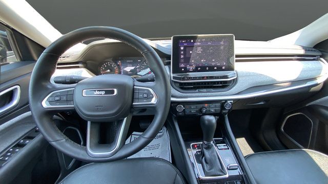 Used 2022 Jeep Compass Latitude AWD/4WD image 11