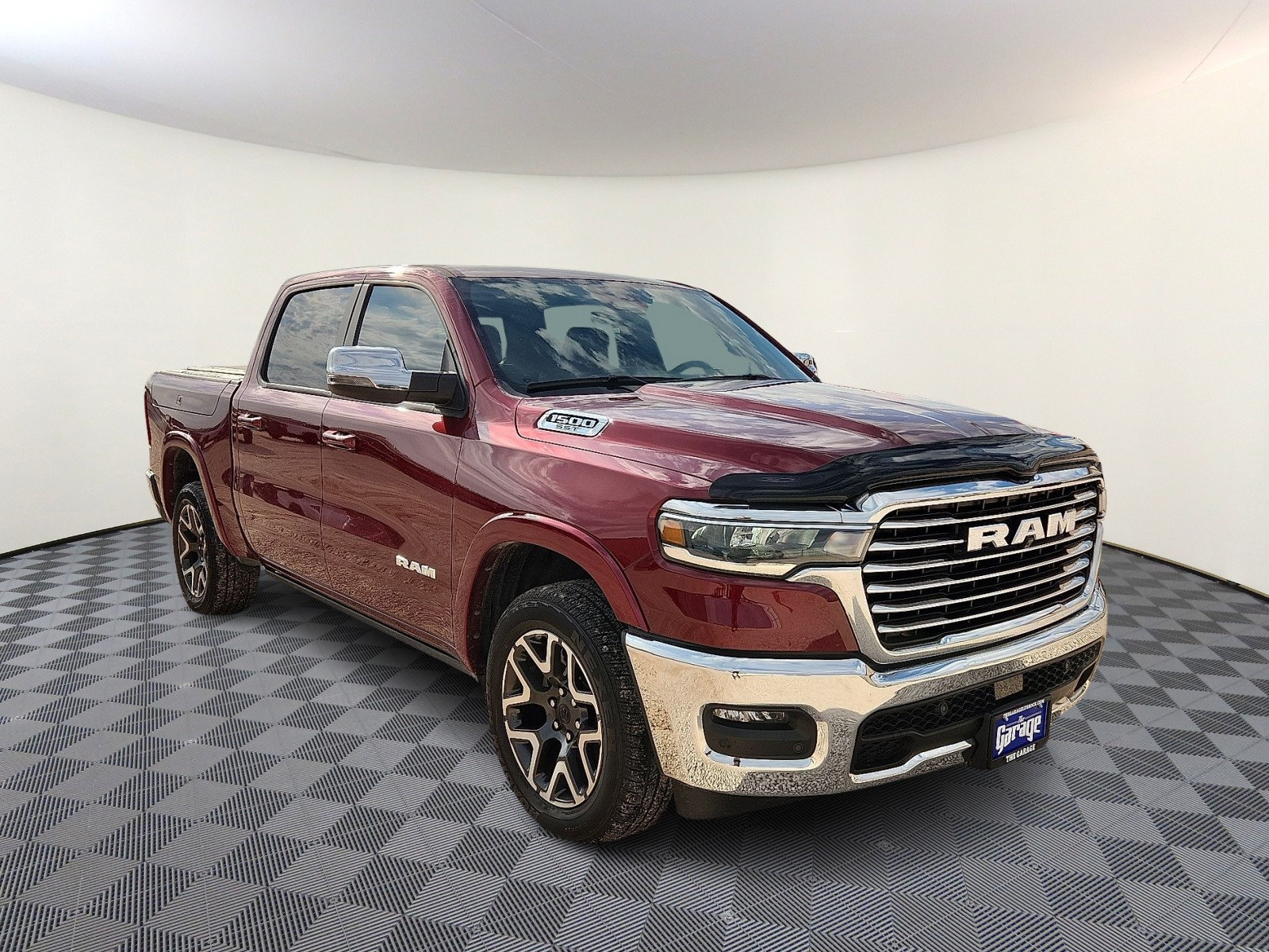 Used 2025 RAM 1500 Laramie AWD/4WD image 6